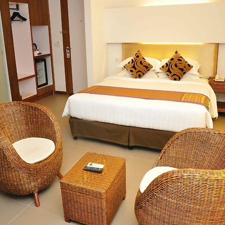 The Rgn City Lodge Rangum Exterior foto
